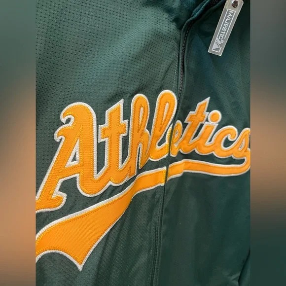 Oakland Athletics Majestic MLB Authentic Jacket—Youth M *Fits Adult XS* READ
